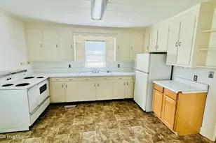 3813 W Wilson St, Farmville, NC 27828 - Photo 9