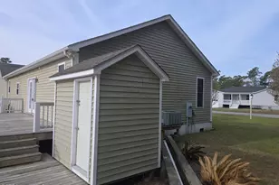 200 Thompson Field Cir, Gloucester, NC 28528 - Photo 15