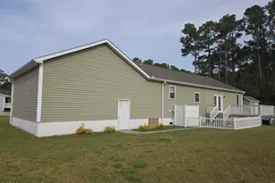 200 Thompson Field Cir, Gloucester, NC 28528 - Photo 17