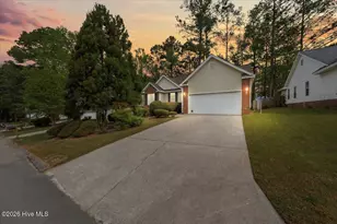 118 Kensington Wy, Aberdeen, NC 28315 - Photo 1