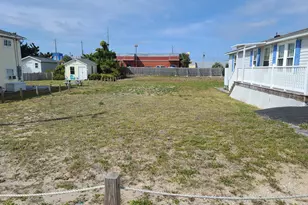 308 W Bogue Blvd, Atlantic Beach, NC 28512 - Photo 3
