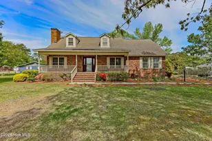 312 W Quinn St, Beulaville, NC 28518 - Photo 1