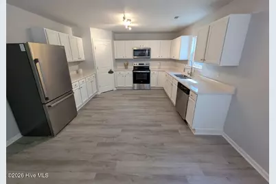 119 W New Kent Circle, Supply, NC 28462 - Photo 5