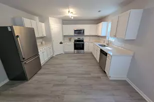 119 W New Kent Cir, Supply, NC 28462 - Photo 5