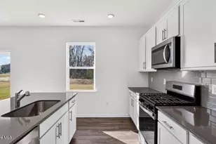 411 Hartfield Ave, Raeford, NC 28376 - Photo 9