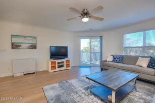 105 SE 58th St, Oak Island, NC 28465 - Photo 5