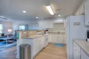 105 SE 58th St, Oak Island, NC 28465 - Photo 7