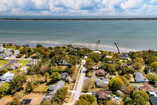 215 Harbor Dr, Morehead City, NC 28557 - Photo 25