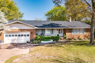 215 Harbor Dr, Morehead City, NC 28557 - Photo 5