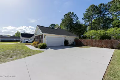 113 Sparkling Brook Way, Jacksonville, NC 28546 - Photo 5