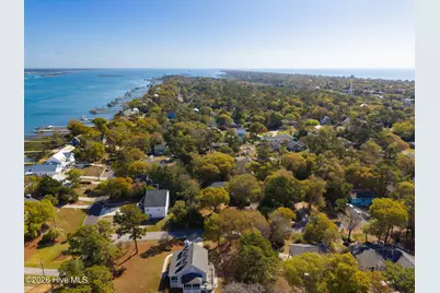 428 Holly Street, Emerald Isle, NC 28594 - Photo 7