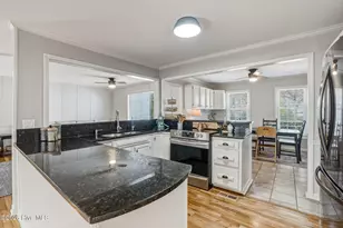 428 Holly St, Emerald Isle, NC 28594 - Photo 17