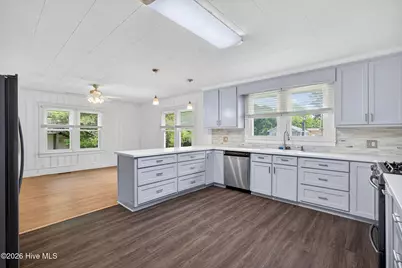 302 W Wilmington Street, Burgaw, NC 28425 - Photo 11