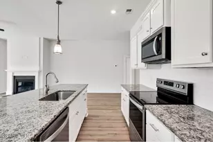 304 Edgewater Wy, Surf City, NC 28445 - Photo 7
