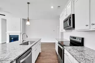 304 Edgewater Wy, Surf City, NC 28445 - Photo 9