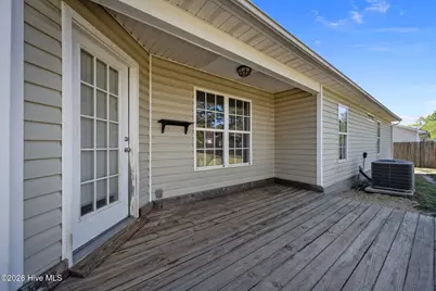 300 Carlisle Court, Jacksonville, NC 28540 - Photo 31