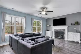 1019 Hydrangea Dr, Aberdeen, NC 28315 - Photo 7