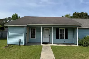 715 Pinewood Dr, Jacksonville, NC 28546 - Photo 1