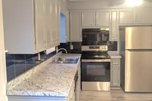 319 Oak Grove Ave, Greenville, NC 27834 - Photo 7
