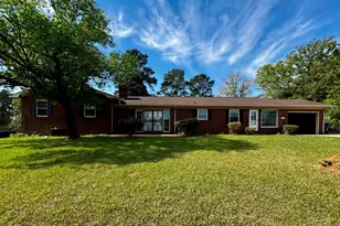 1307 Cogdell Dr, Kinston, NC 28501 - Photo 1