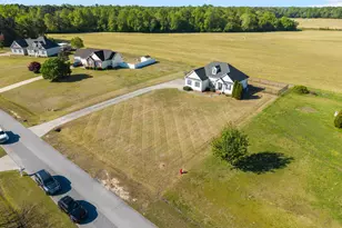 832 Treyburn Cir, Greenville, NC 27858 - Photo 3