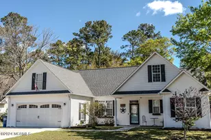425 N Belvedere Dr, Hampstead, NC 28443 - Photo 1