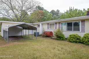 321 N Church Ave, Garland, NC 28441 - Photo 5