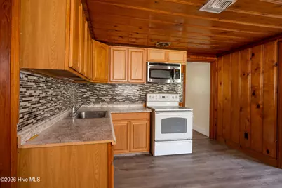 321 N Church Avenue, Garland, NC 28441 - Photo 7