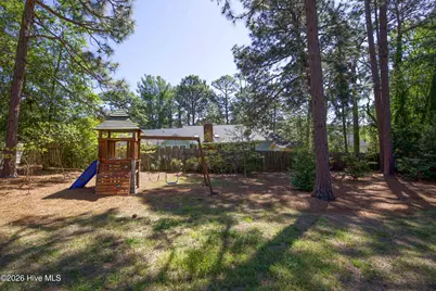 115 E Hedgelawn Way, Southern Pines, NC 28387 - Photo 7