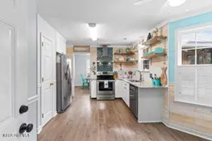 124 NE 15th St, Oak Island, NC 28465 - Photo 11