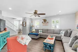 124 NE 15th St, Oak Island, NC 28465 - Photo 5