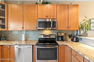 916 E Dolphin Dr, Oak Island, NC 28465 - Photo 15