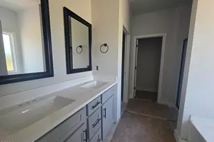 407 S Carey St, La Grange, NC 28551 - Photo 5