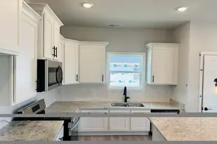 405 S Carey St, La Grange, NC 28551 - Photo 3
