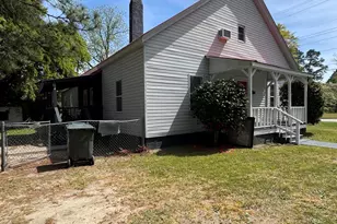112 2nd St, Laurinburg, NC 28352 - Photo 9
