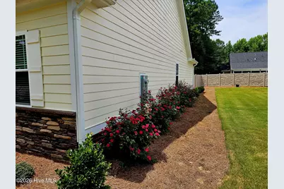 203 Fountain Drive, Clinton, NC 28328 - Photo 3