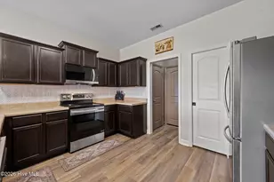 102 Stonewater Ln, Jacksonville, NC 28546 - Photo 5