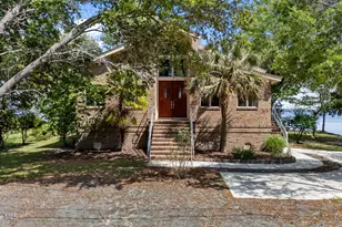 401 Harbor Dr, New Bern, NC 28560 - Photo 1