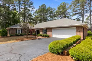 35 Courtney Pl, Southern Pines, NC 28387 - Photo 9