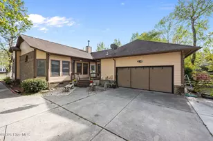 801 Deerfoot Cir, New Bern, NC 28562 - Photo 7