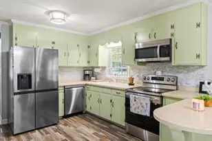 481 S Railroad Ave, Beulaville, NC 28518 - Photo 11