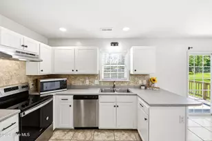 111 Skipping Stone Ln, Jacksonville, NC 28546 - Photo 17