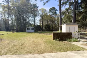 598 Forest Rd, Lumberton, NC 28358 - Photo 11