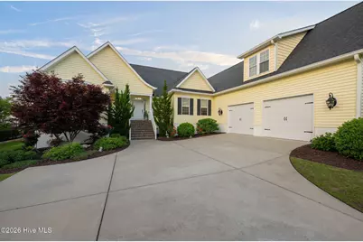 405 Neuse Harbour Boulevard, New Bern, NC 28560 - Photo 3