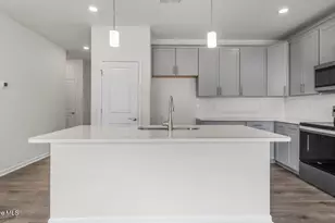 409 Conifer St, Sanford, NC 27332 - Photo 7