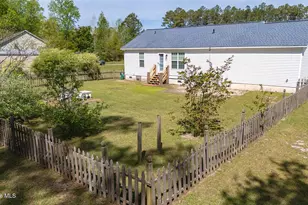 452 Woodland Dr, Swansboro, NC 28584 - Photo 3