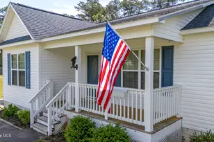 452 Woodland Dr, Swansboro, NC 28584 - Photo 5
