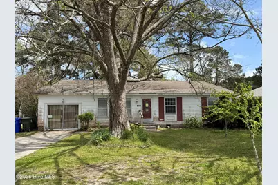 303 Sycamore Drive, Beaufort, NC 28516 - Photo 1