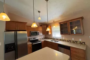 407 Hickory St, Emerald Isle, NC 28594 - Photo 5