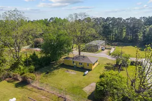 49 S 12th St, Bolton, NC 28423 - Photo 3